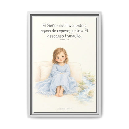 Junto a aguas de reposo me pastorea — Lienzo Cristiano Enmarcado | Salmo 23:2 — 12×18 pulgadas, marco blanco, vista frontal