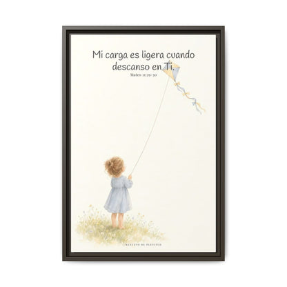 Mi carga es ligera cuando descanso en Ti — Lienzo Cristiano Enmarcado | Mateo 11:29-30 — 16×24 pulgadas, marco espresso, vista frontal