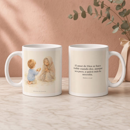 El amor de Dios se da en cosas pequeñas | Taza bíblica para café | Mateo 25:40 — 11oz · Regalo rosa empolvado, arte y frase devocional en dos tazas