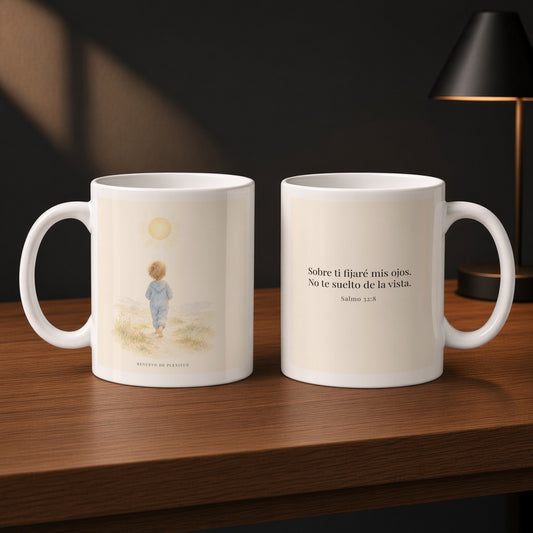 Mis ojos están puestos en ti | Taza devocional ilustrada | Salmo 32:8 — 11oz · Estudio carbón, arte y frase devocional en dos tazas