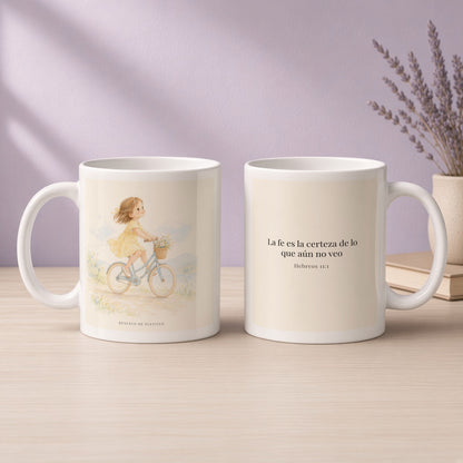 La fe es la certeza de lo que no vemos | Taza cristiana para regalar | Hebreos 11:1 — 11oz · Devocional lavanda, arte y frase devocional en dos tazas