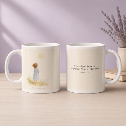 El Señor responde tarde, mañana y a mediodía | Taza devocional de fe | Salmo 55:17 — 11oz · Devocional lavanda, arte y frase devocional en dos tazas