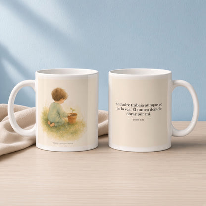 Mi Padre hasta ahora trabaja | Taza de fe para cada mañana | Juan 5:17 — 11oz · Lectura azul sereno, arte y frase devocional en dos tazas
