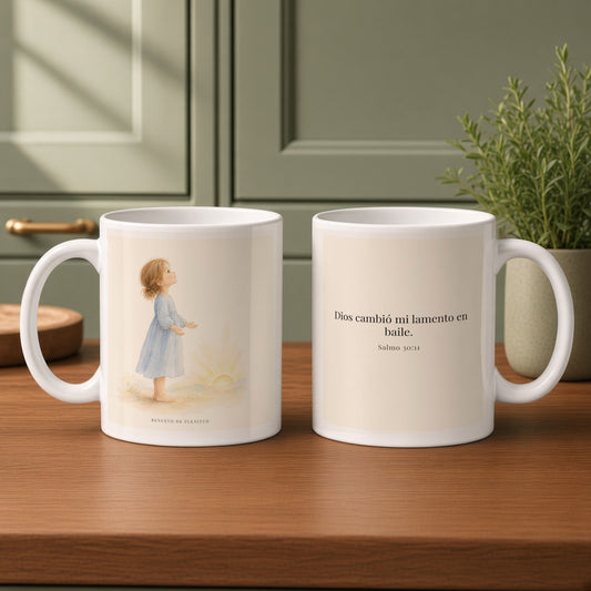 Dios cambió mi lamento en baile | Taza de inspiración bíblica | Salmo 30:11 — 11oz · Cocina verde salvia, arte y frase devocional en dos tazas