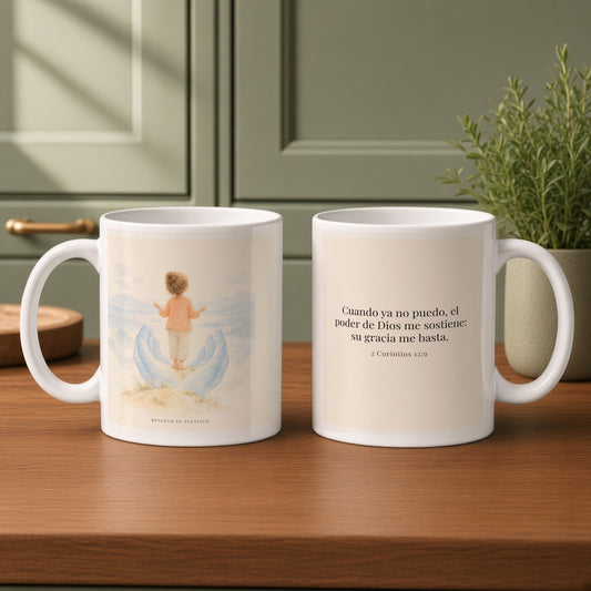 El poder de Dios se perfecciona en mi debilidad | Taza bíblica de cerámica | 2 Corintios 12:9 — 11oz · Cocina verde salvia, arte y frase devocional en dos tazas