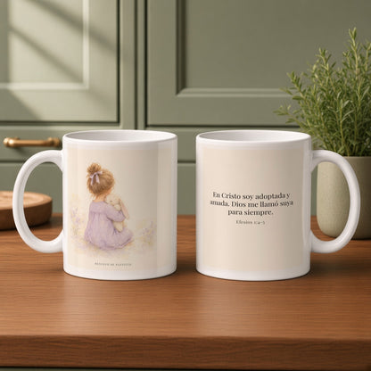 Soy hija amada de Dios en Cristo | Taza bíblica para café | Efesios 1:4-5 — 11oz · Cocina verde salvia, arte y frase devocional en dos tazas