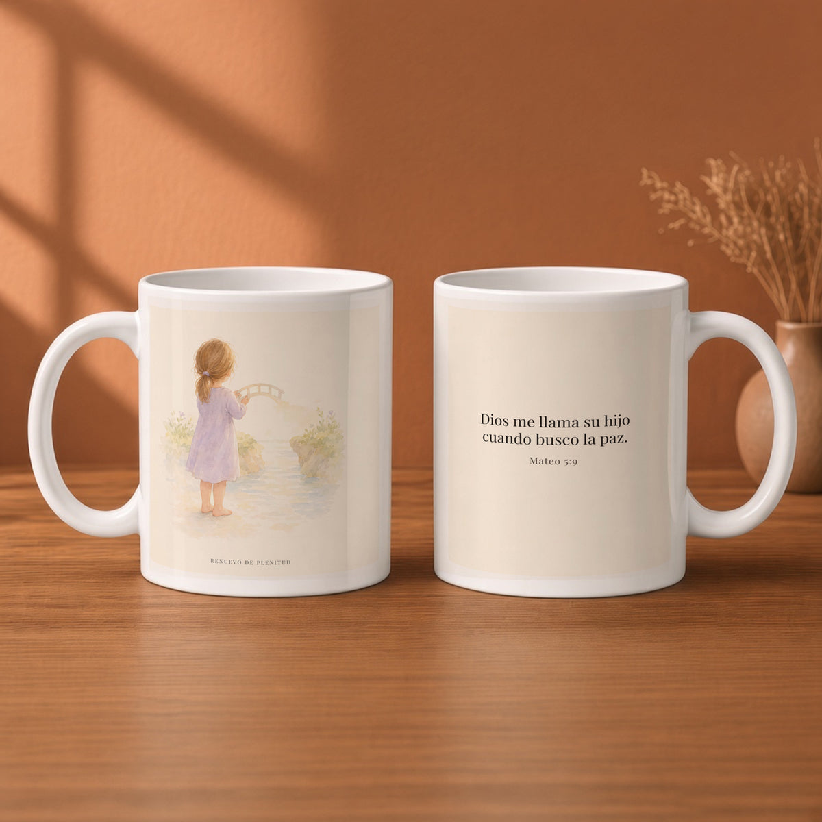 Dios me llama su hijo cuando busco la paz | Taza cristiana en dos tamaños | Mateo 5:9 — 11oz · Desayuno terracota, arte y frase devocional en dos tazas