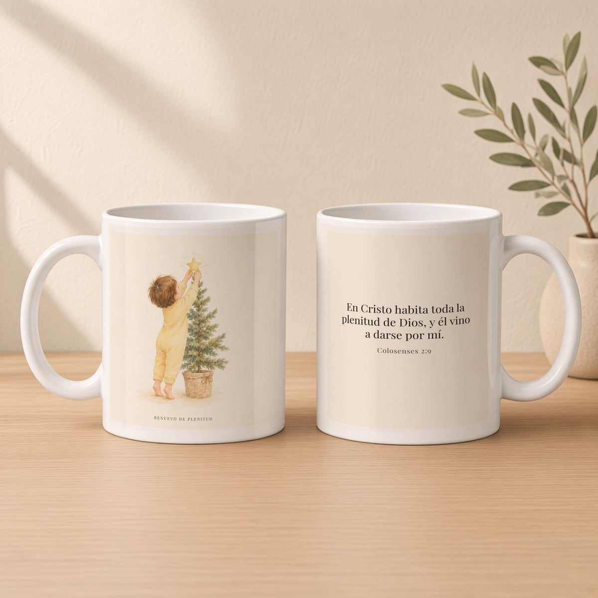 En Cristo habita la plenitud de Dios | Taza cristiana con frase devocional | Colosenses 2:9 — 11oz · Estudio crema cálido, arte y frase devocional en dos tazas