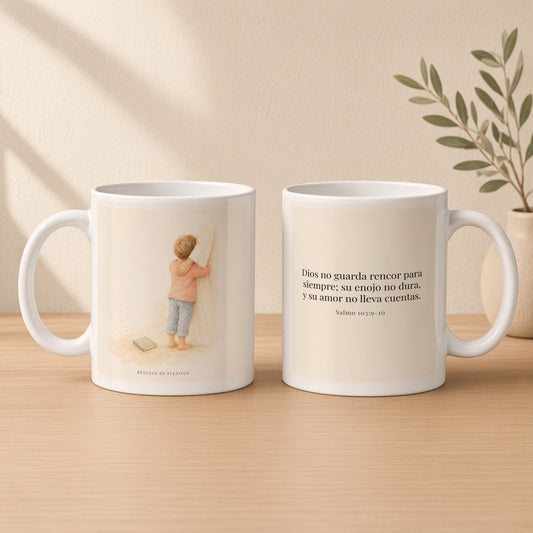 Dios no nos guarda rencor para siempre | Taza cristiana en dos tamaños | Salmo 103:9-10 — 11oz · Estudio crema cálido, arte y frase devocional en dos tazas