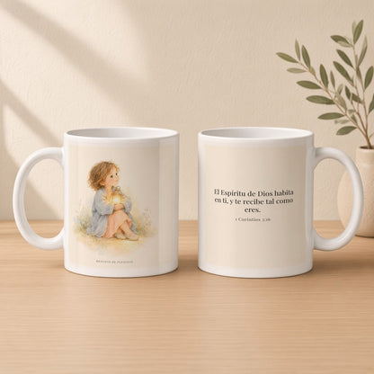 El Espíritu de Dios habita en ti | Taza con arte cristiano | 1 Corintios 3:16 — 11oz · Estudio crema cálido, arte y frase devocional en dos tazas