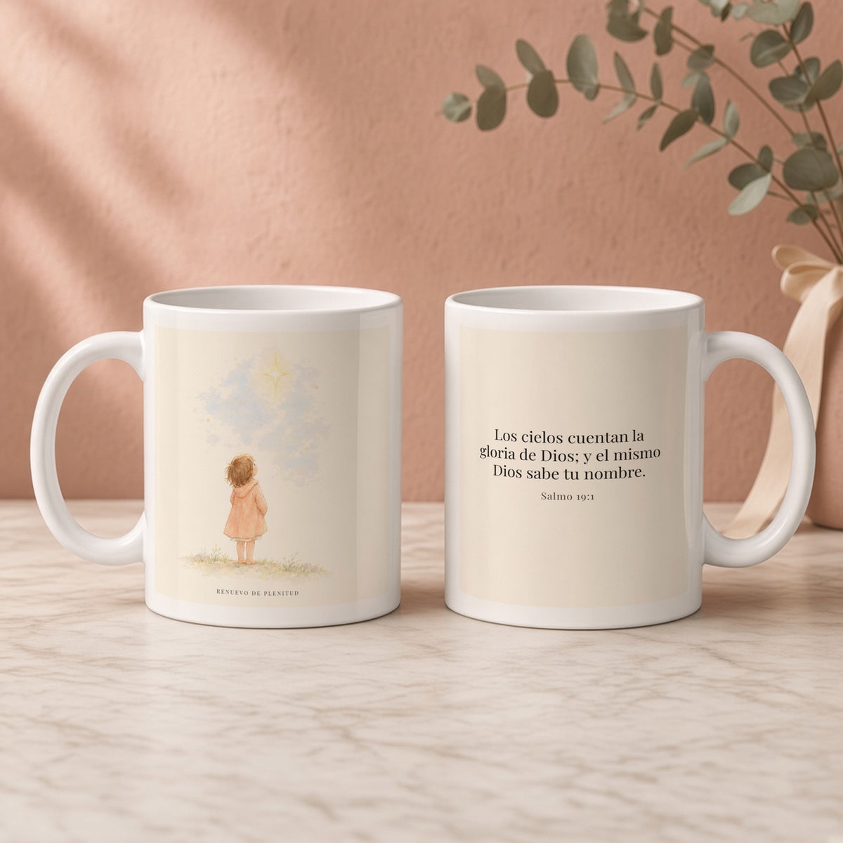 Los cielos cuentan la gloria de Dios | Taza bíblica de cerámica | Salmo 19:1 — 11oz · Regalo rosa empolvado, arte y frase devocional en dos tazas