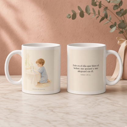 Este es el día que hizo Jehová | Taza devocional ilustrada | Salmo 118:24 — 11oz · Regalo rosa empolvado, arte y frase devocional en dos tazas