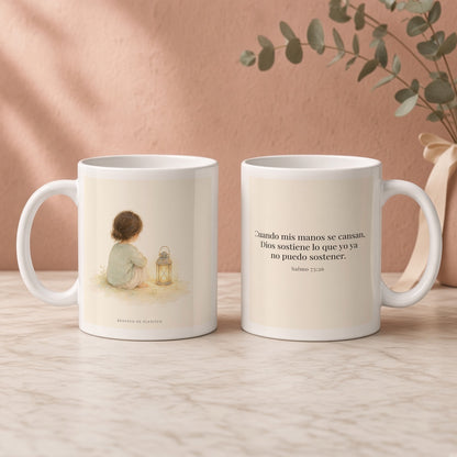 Dios sostiene lo que yo ya no puedo sostener | Taza de inspiración bíblica | Salmo 73:26 — 11oz · Regalo rosa empolvado, arte y frase devocional en dos tazas
