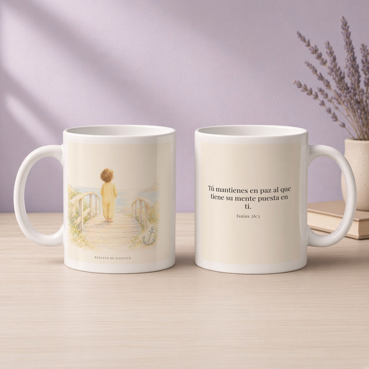 El Señor me sostiene en pensamiento firme | Taza devocional ilustrada | Isaías 26:3 — 11oz · Devocional lavanda, arte y frase devocional en dos tazas
