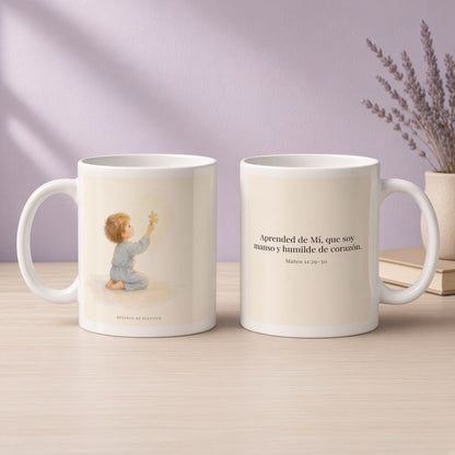 Aprended de Mí, que soy manso y humilde | Taza cristiana en dos tamaños | Mateo 11:29-30 — 11oz · Devocional lavanda, arte y frase devocional en dos tazas