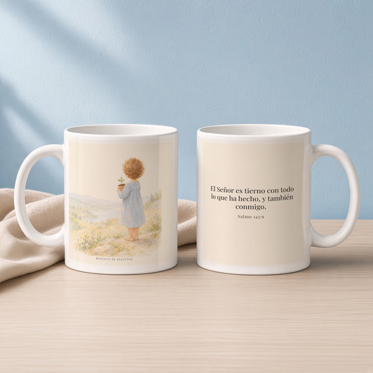 El Señor es tierno con todo lo que ha hecho | Taza bíblica de cerámica | Salmo 145:9 — 11oz · Lectura azul sereno, arte y frase devocional en dos tazas
