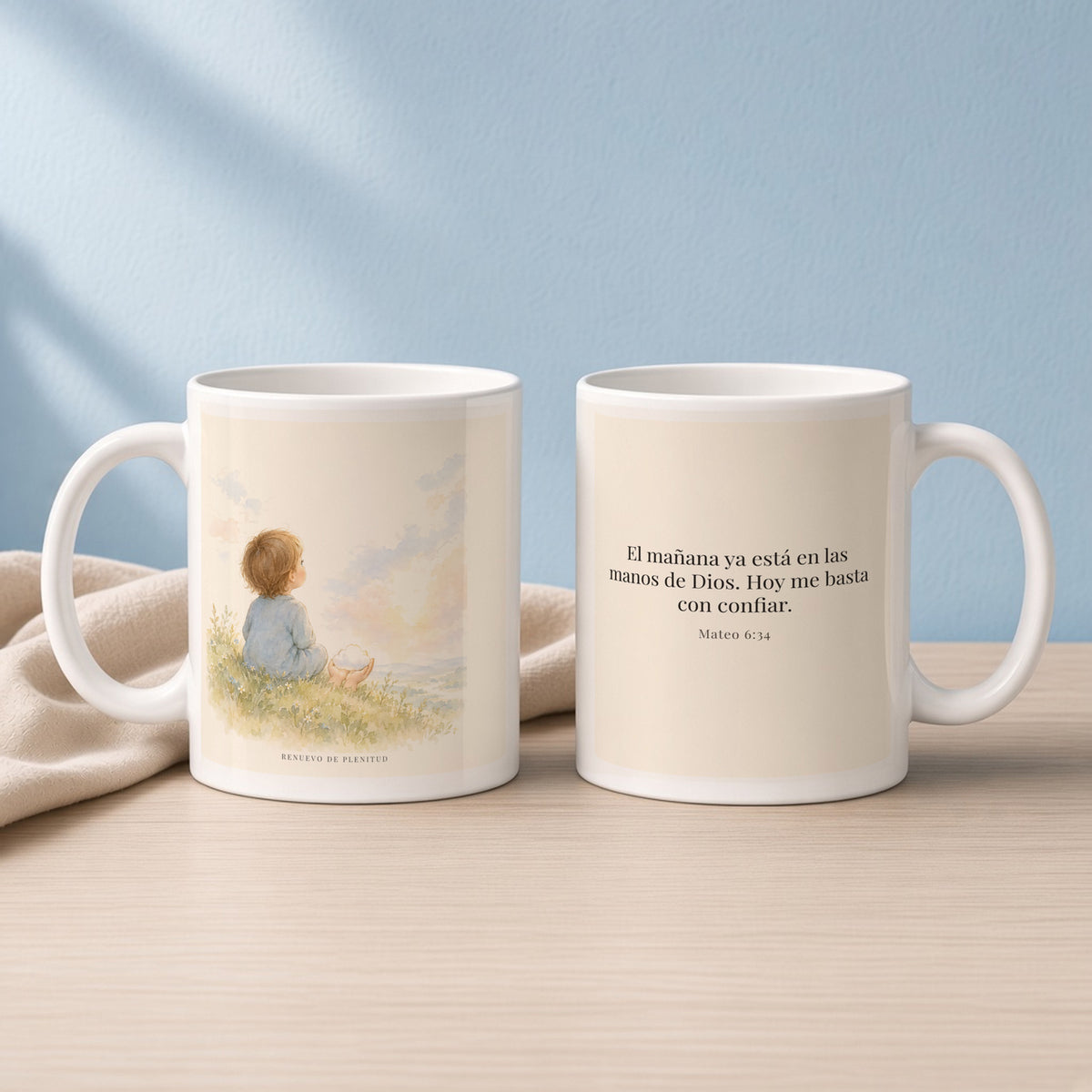 El mañana ya está en las manos de Dios | Taza de fe para cada mañana | Mateo 6:34 — 11oz · Lectura azul sereno, arte y frase devocional en dos tazas