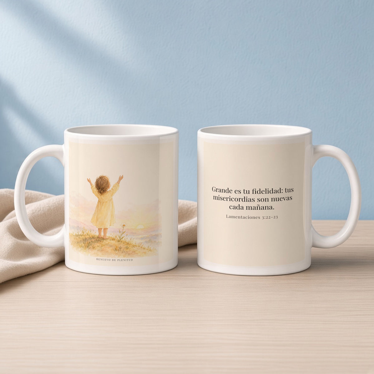 Grande es tu fidelidad, oh Dios | Taza cristiana para regalar | Lamentaciones 3:22-23 — 11oz · Lectura azul sereno, arte y frase devocional en dos tazas