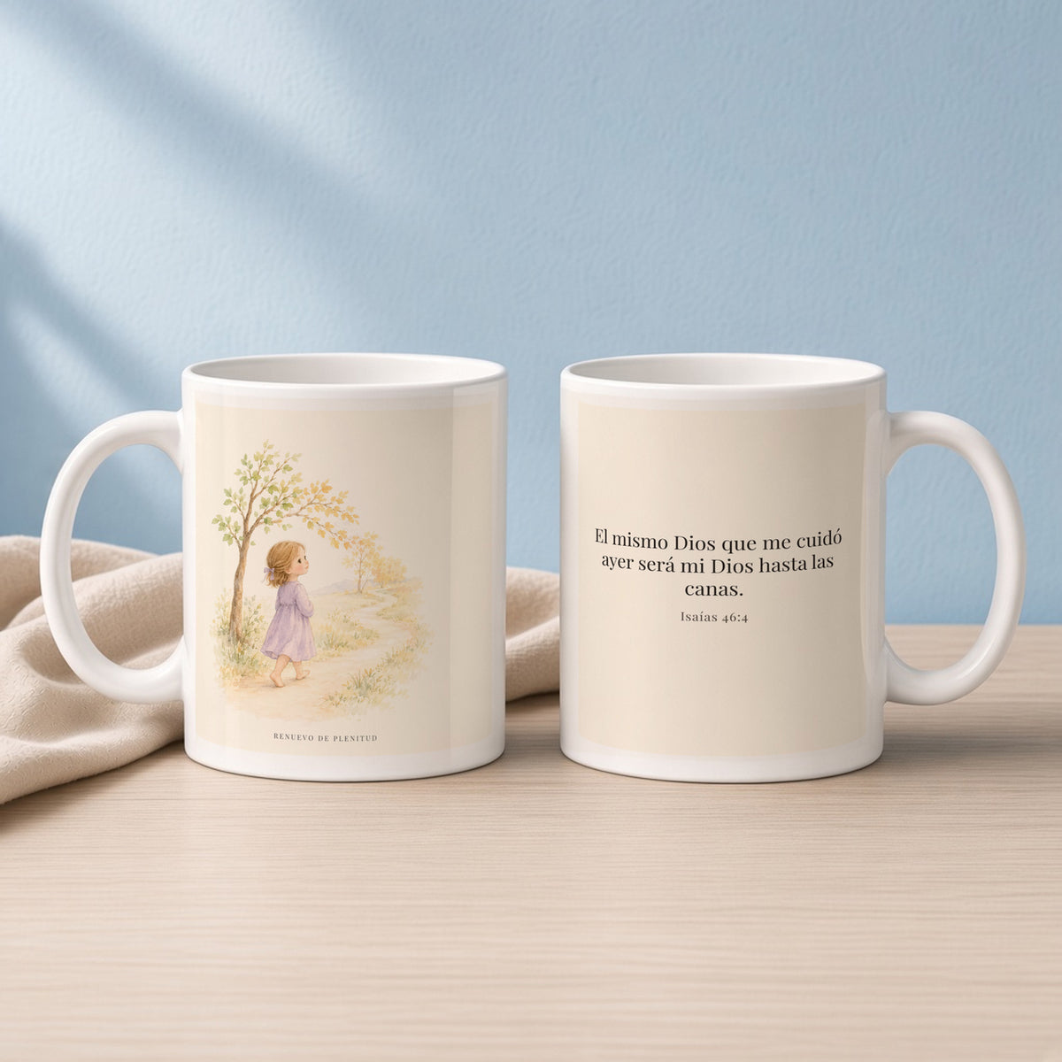 El mismo Dios será mi Dios hasta la vejez | Taza bíblica de cerámica | Isaías 46:4 — 11oz · Lectura azul sereno, arte y frase devocional en dos tazas
