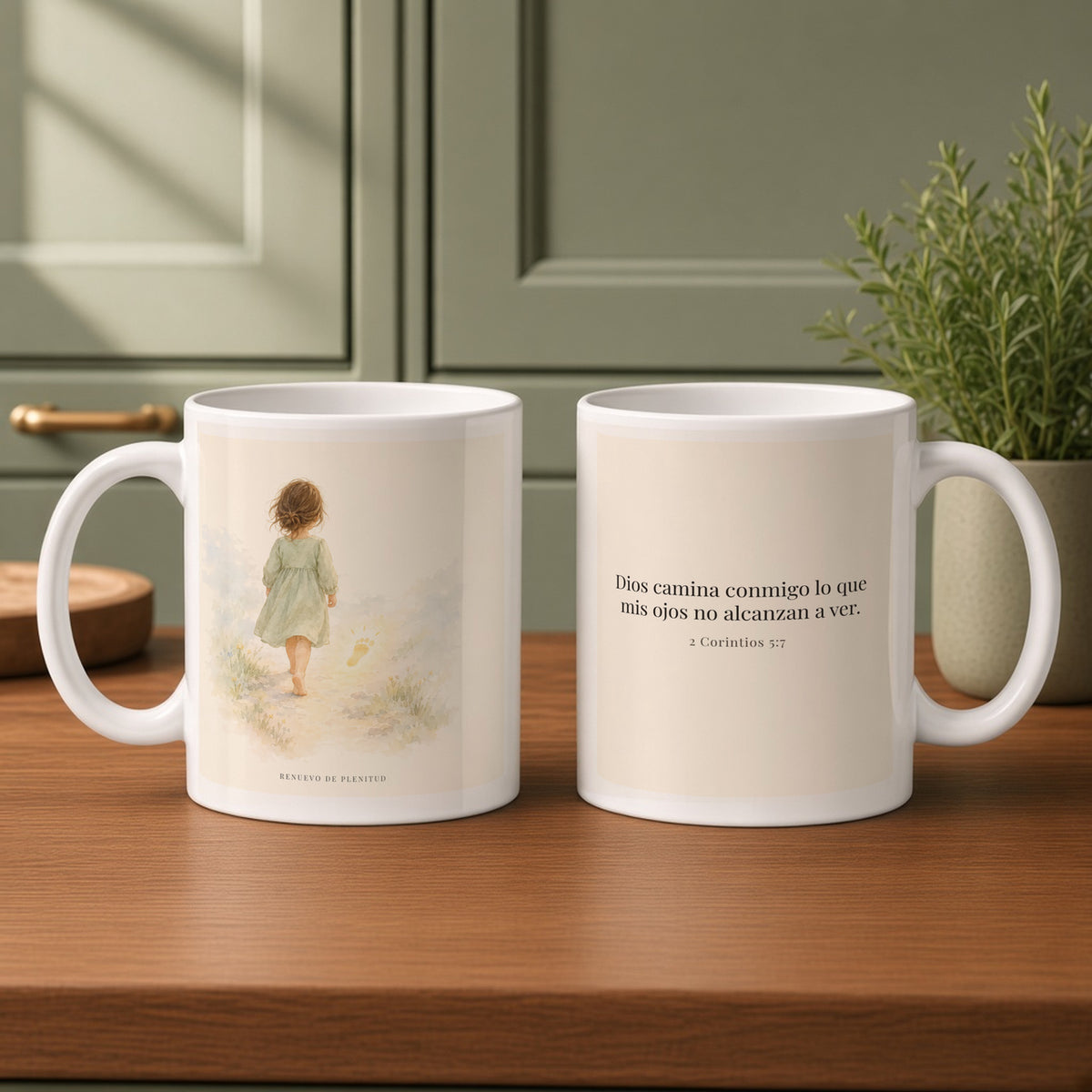 Dios camina conmigo lo que no puedo ver | Taza bíblica de cerámica | 2 Corintios 5:7 — 11oz · Cocina verde salvia, arte y frase devocional en dos tazas