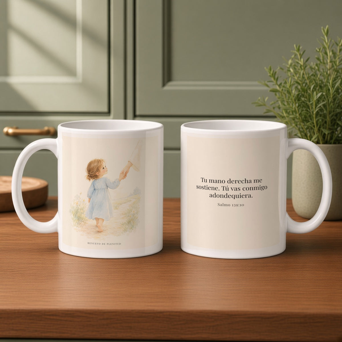 Tu mano me guía por el camino | Taza bíblica para café | Salmo 139:10 — 11oz · Cocina verde salvia, arte y frase devocional en dos tazas