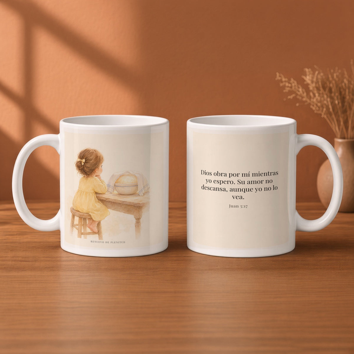Dios obra por mí mientras yo espero | Taza cristiana con frase devocional | Juan 5:17 — 11oz · Desayuno terracota, arte y frase devocional en dos tazas
