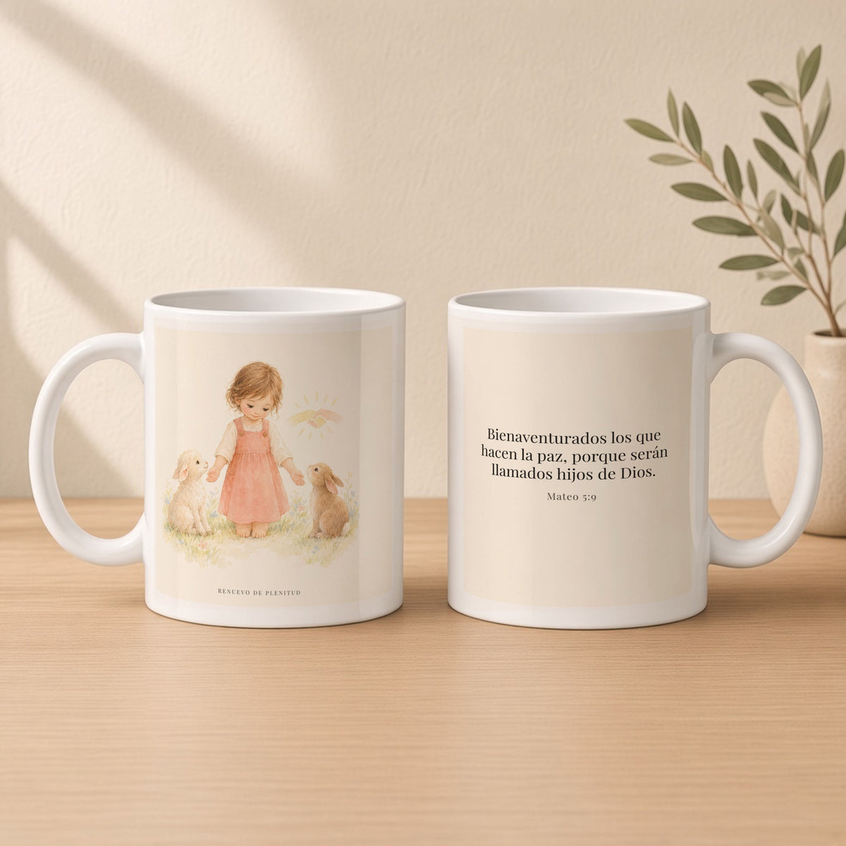 Bienaventurados los que hacen la paz | Taza bíblica de cerámica | Mateo 5:9 — 11oz · Estudio crema cálido, arte y frase devocional en dos tazas