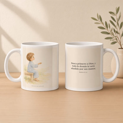 Todo lo demás os será añadido | Taza bíblica de cerámica | Mateo 6:33 — 11oz · Estudio crema cálido, arte y frase devocional en dos tazas