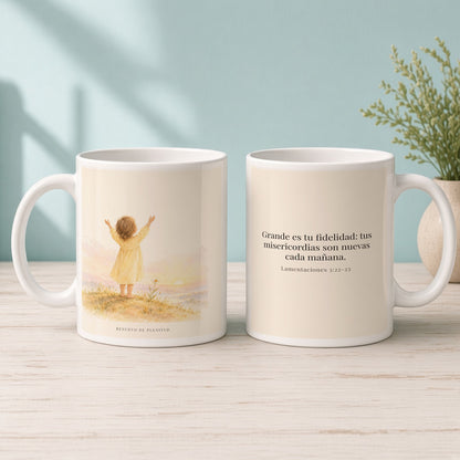 Grande es tu fidelidad, oh Dios | Taza cristiana para regalar | Lamentaciones 3:22-23 — 15oz · Mañana aqua, arte y frase devocional en dos tazas