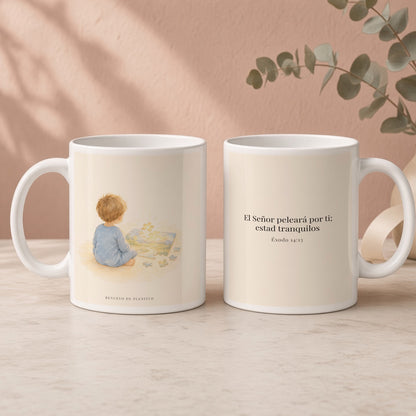 Jehová peleará por ti | Taza con arte cristiano | Éxodo 14:13 — 15oz · Regalo rosa empolvado, arte y frase devocional en dos tazas