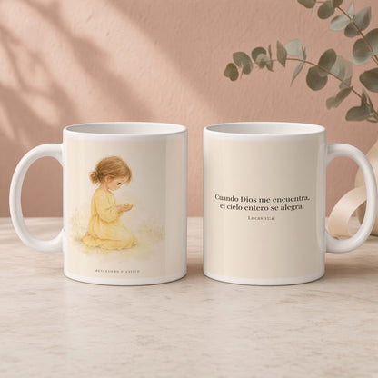 Dios se alegra cuando me encuentra | Taza de fe para cada mañana | Lucas 15:4 — 15oz · Regalo rosa empolvado, arte y frase devocional en dos tazas