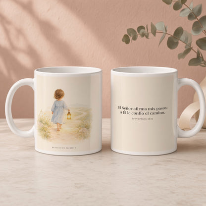 El Señor dirige mis pasos este año | Taza cristiana en dos tamaños | Proverbios 16:9 — 15oz · Regalo rosa empolvado, arte y frase devocional en dos tazas