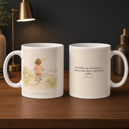 El Señor me aconseja con amor | Taza cristiana con frase devocional | Salmo 32:8 — 15oz · Estudio carbón, arte y frase devocional en dos tazas