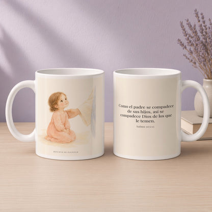Como el padre se compadece de sus hijos | Taza de fe para cada mañana | Salmo 103:13 — 15oz · Devocional lavanda, arte y frase devocional en dos tazas