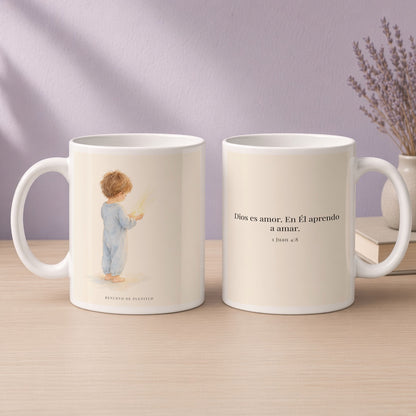 Quien no ama no conoce a Dios, porque Dios es amor | Taza bíblica de cerámica | 1 Juan 4:8 — 15oz · Devocional lavanda, arte y frase devocional en dos tazas