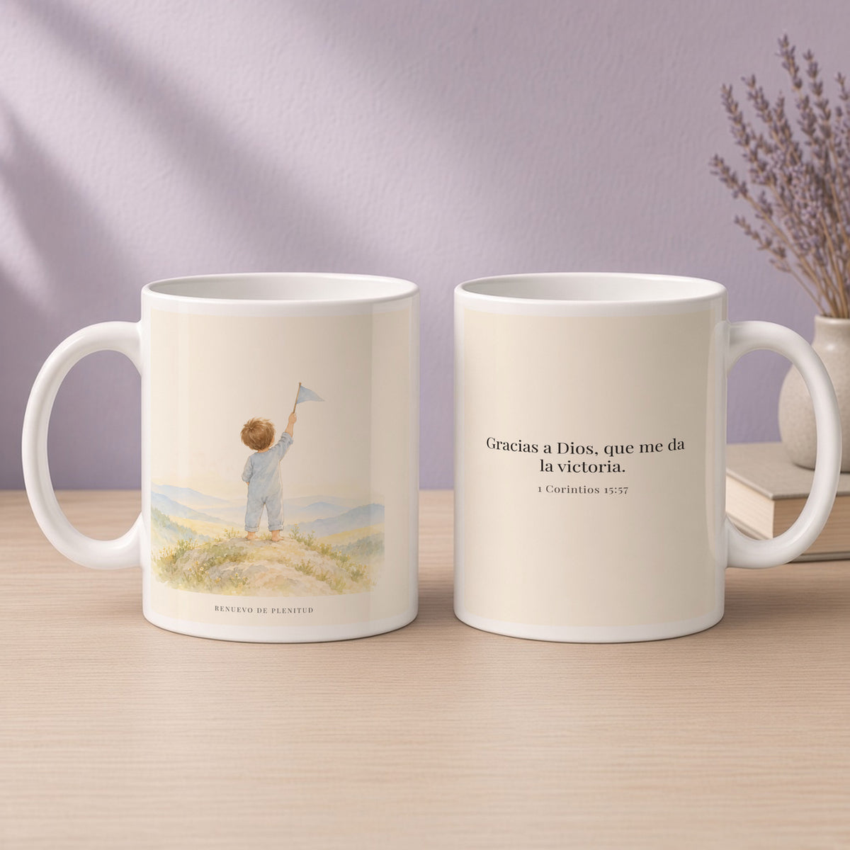 Gracias a Dios, que nos da la victoria | Taza devocional de fe | 1 Corintios 15:57 — 15oz · Devocional lavanda, arte y frase devocional en dos tazas