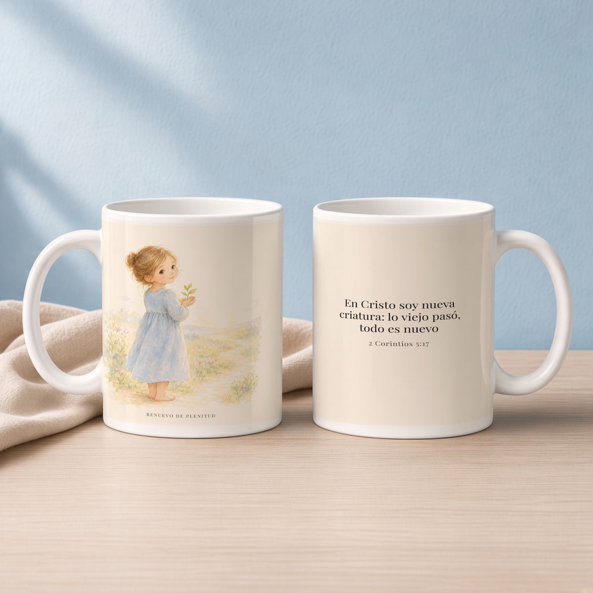 En Cristo soy nueva criatura | Taza bíblica de cerámica | 2 Corintios 5:17 — 15oz · Lectura azul sereno, arte y frase devocional en dos tazas