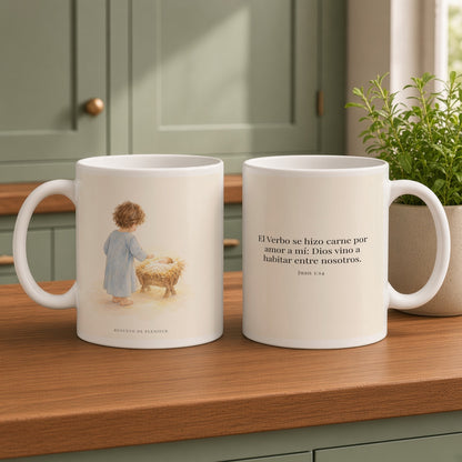 El Verbo se hizo carne por amor a mí | Taza cristiana en dos tamaños | Juan 1:14 — 15oz · Cocina verde salvia, arte y frase devocional en dos tazas
