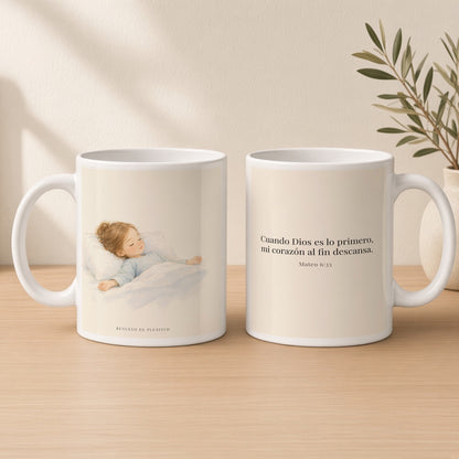 En Dios mi corazón descansa | Taza cristiana para regalar | Mateo 6:33 — 15oz · Estudio crema cálido, arte y frase devocional en dos tazas