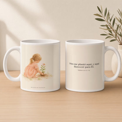 Dios me plantó aquí para florecer | Taza cristiana con frase devocional | Salmo 92:13-14 — 15oz · Estudio crema cálido, arte y frase devocional en dos tazas