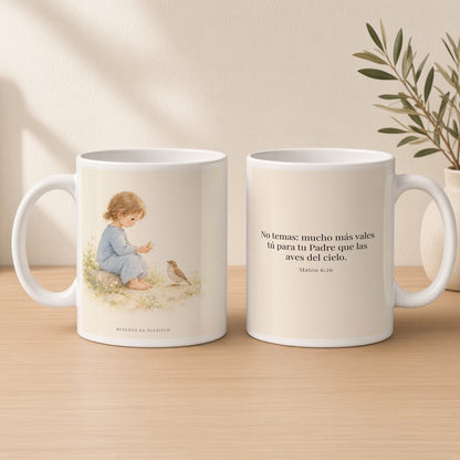 Mucho más valéis vosotros que las aves | Taza cristiana para regalar | Mateo 6:26 — 15oz · Estudio crema cálido, arte y frase devocional en dos tazas