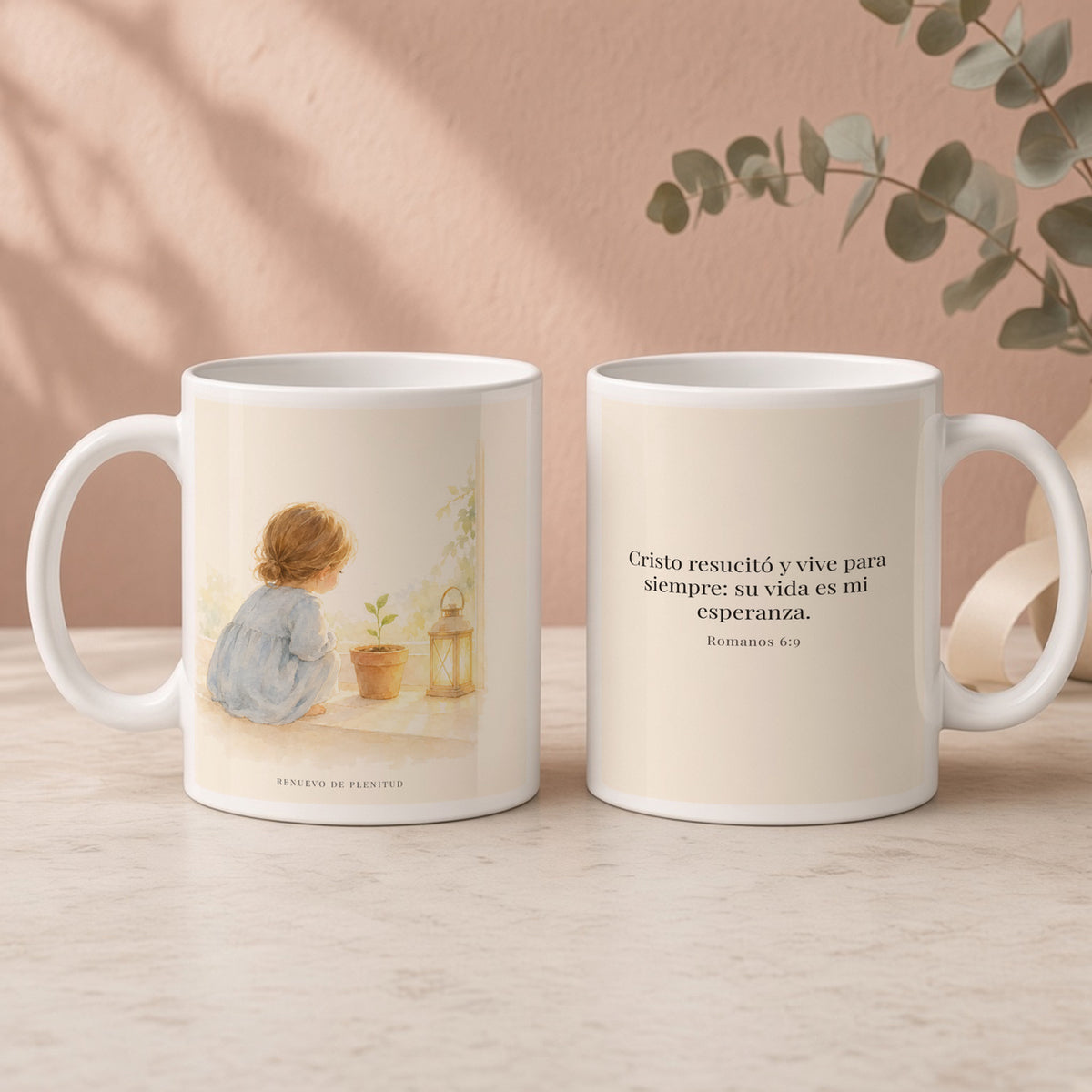 Cristo vive para siempre y nunca más muere | Taza de fe para cada mañana | Romanos 6:9 — 15oz · Regalo rosa empolvado, arte y frase devocional en dos tazas