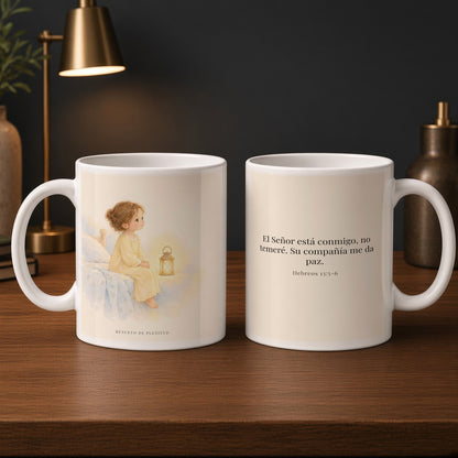 El Señor está conmigo, no temeré | Taza cristiana para regalar | Hebreos 13:5-6 — 15oz · Estudio carbón, arte y frase devocional en dos tazas