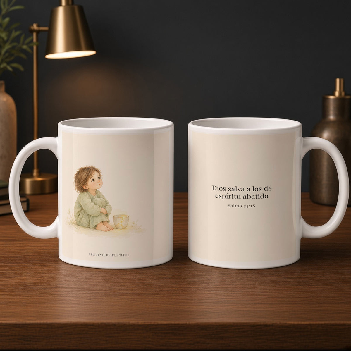 Dios salva al espíritu abatido | Taza bíblica para café | Salmo 34:18 — 15oz · Estudio carbón, arte y frase devocional en dos tazas