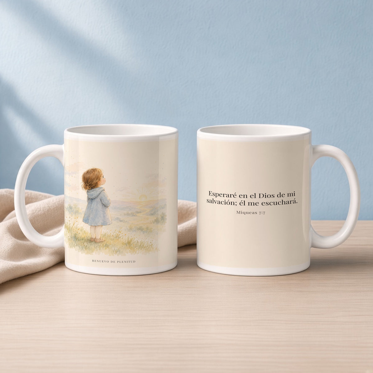 Esperaré en el Dios de mi salvación | Taza cristiana con frase devocional | Miqueas 7:7 — 15oz · Lectura azul sereno, arte y frase devocional en dos tazas