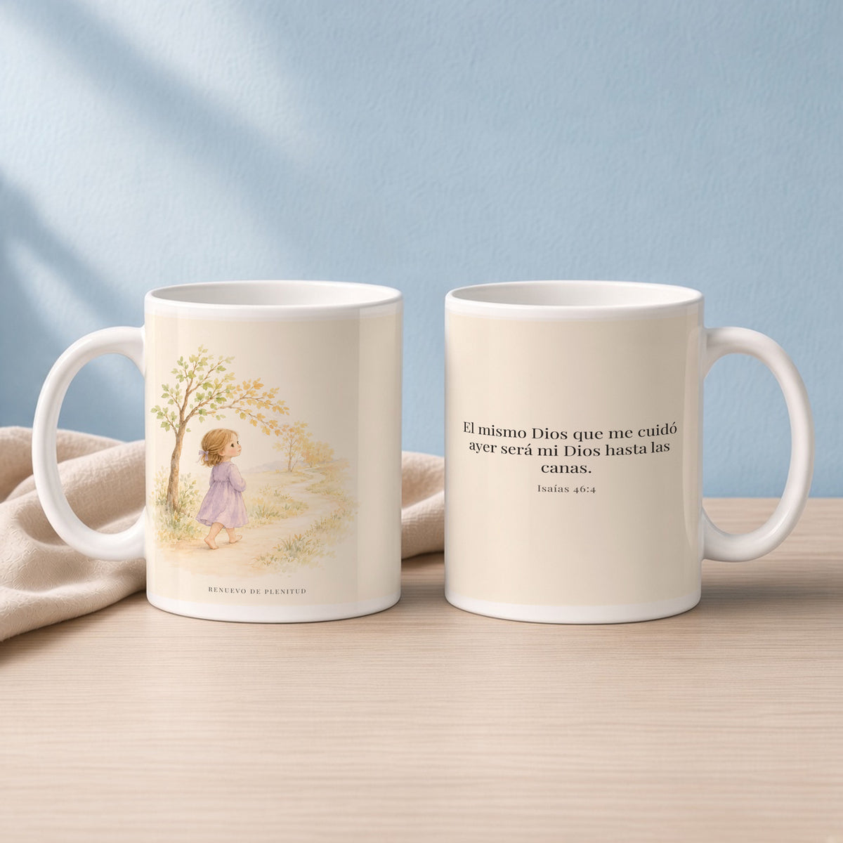 El mismo Dios será mi Dios hasta la vejez | Taza bíblica de cerámica | Isaías 46:4 — 15oz · Lectura azul sereno, arte y frase devocional en dos tazas