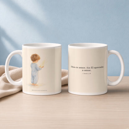 Quien no ama no conoce a Dios, porque Dios es amor | Taza bíblica de cerámica | 1 Juan 4:8 — 15oz · Lectura azul sereno, arte y frase devocional en dos tazas