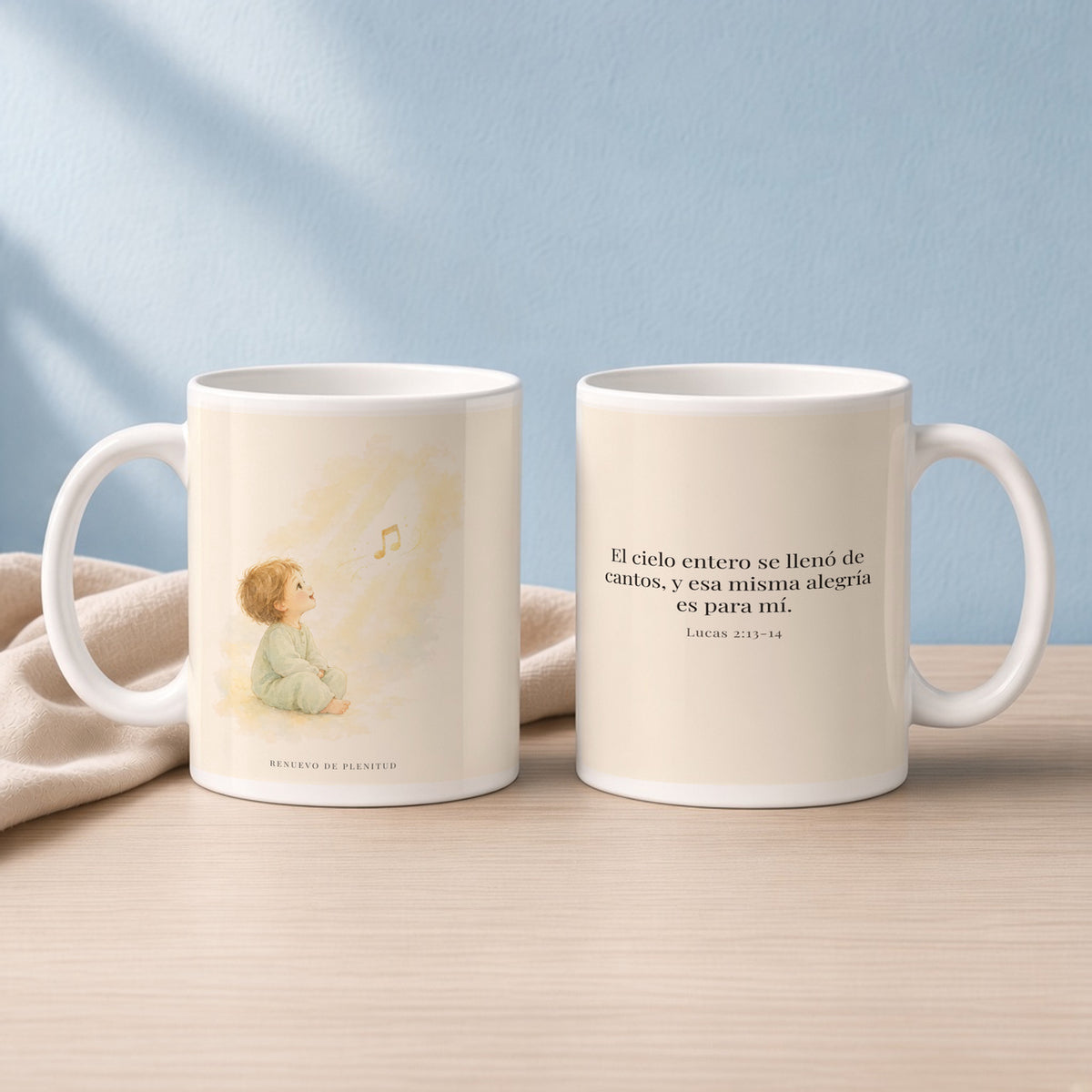 El ejército del cielo canta mi alegría | Taza de inspiración bíblica | Lucas 2:13-14 — 15oz · Lectura azul sereno, arte y frase devocional en dos tazas