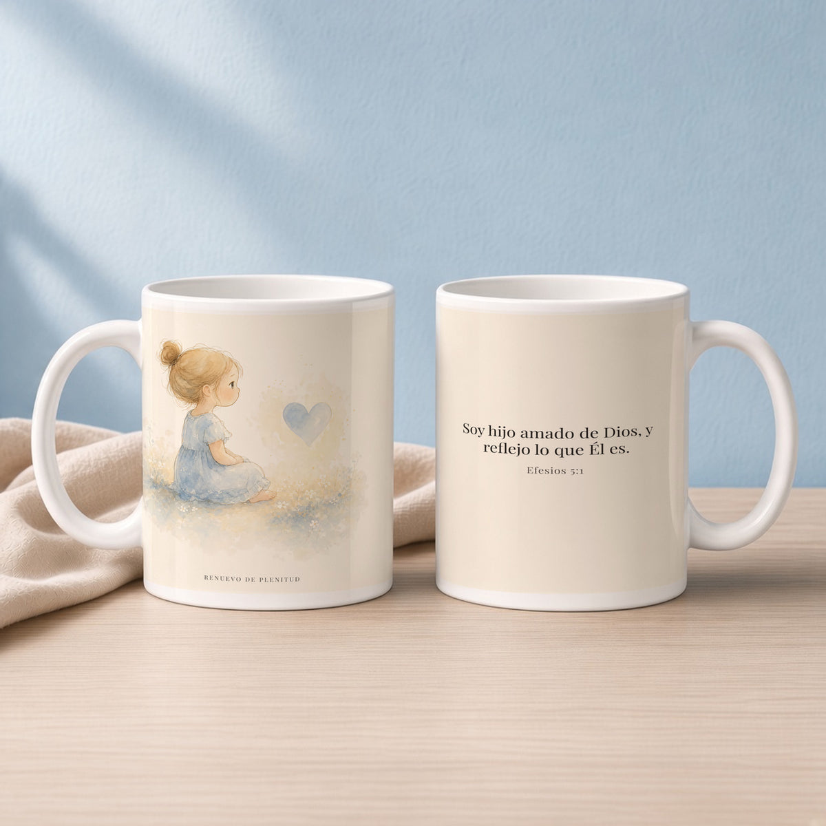 Soy hijo amado de Dios | Taza cristiana en dos tamaños | Efesios 5:1 — 15oz · Lectura azul sereno, arte y frase devocional en dos tazas