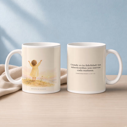 Grande es tu fidelidad, oh Dios | Taza cristiana para regalar | Lamentaciones 3:22-23 — 15oz · Lectura azul sereno, arte y frase devocional en dos tazas